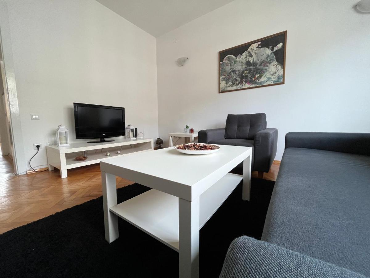 M - Square Private Rooms Skopje Exteriér fotografie