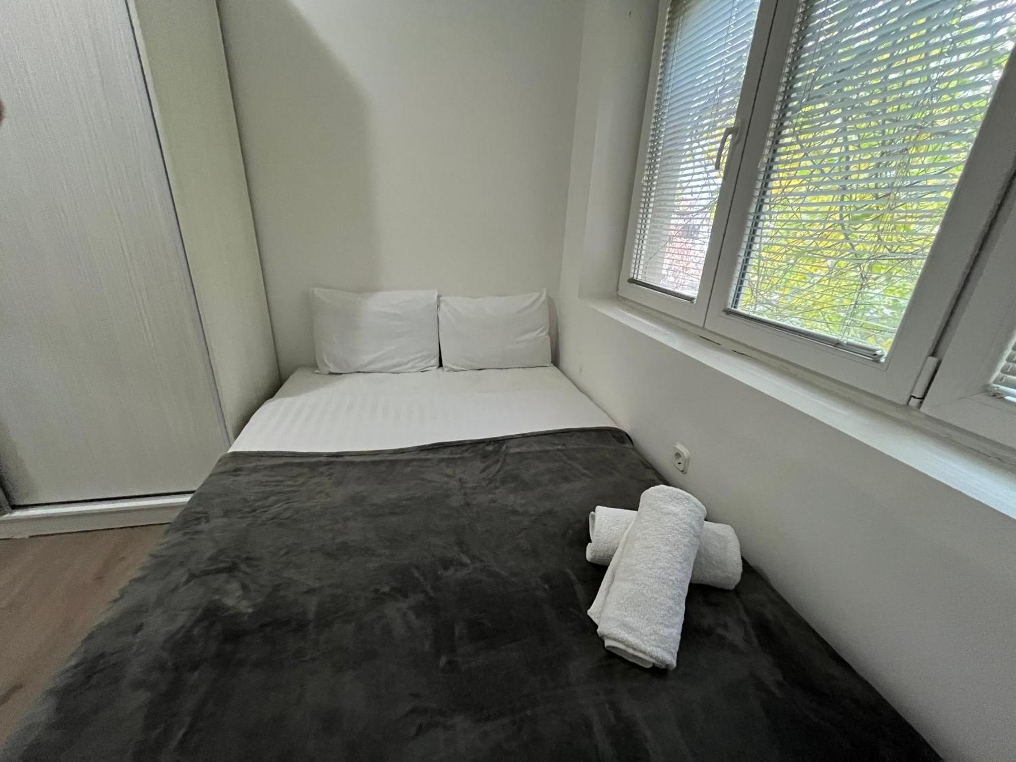 M - Square Private Rooms Skopje Pokoj fotografie